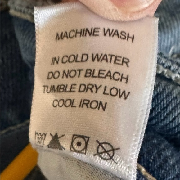 JUDY BLUE Los Angeles 16w high rise straight fit light wash distressed jeans EUC - Picture 9 of 16